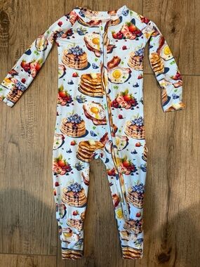 Bums & Roses bamboo breakfast footie